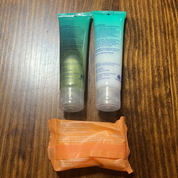 H20+ Disney Resort Sea Marine Set - Picture 2 of 2